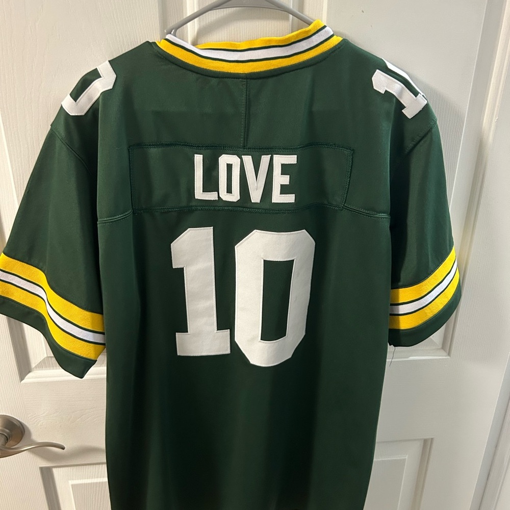 Jordan Love Jersey - Picture 3 of 6